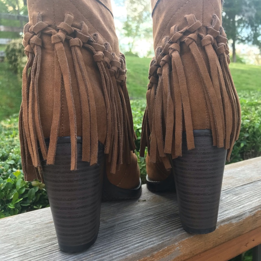 Fringe Boots - Picture 3 of 8